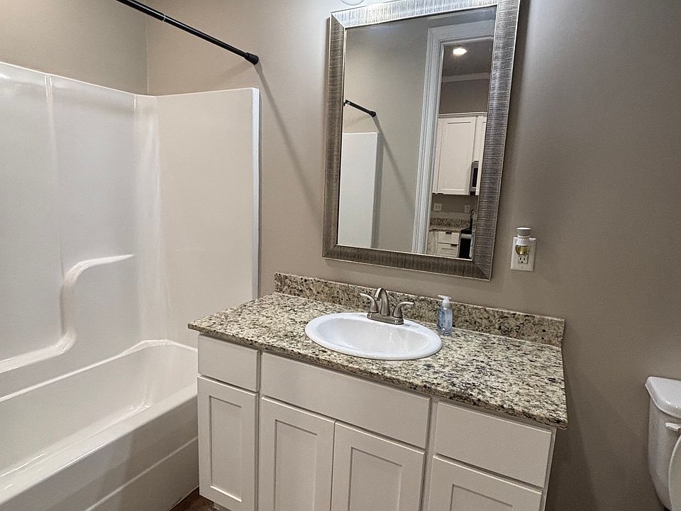 1st image of 305 W 2nd St #108