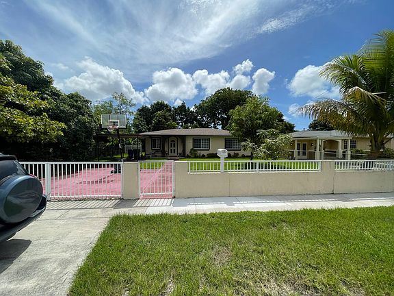 3rd image of 16133 NE 8th Ct