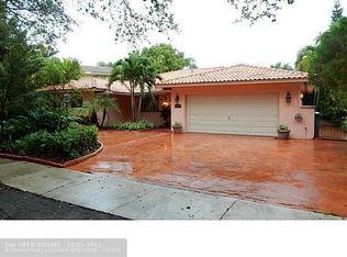 7911 NW 167th Ter, Miami Lakes, FL 33016