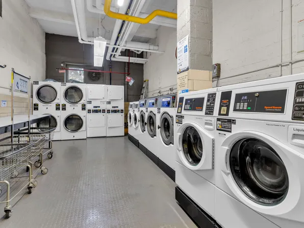 2465 Palisade Avenue image 22 of 27