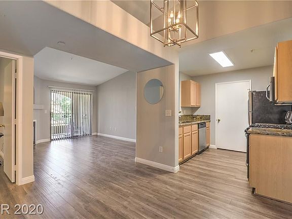 5th image of 950 Seven Hills Dr APT 2423