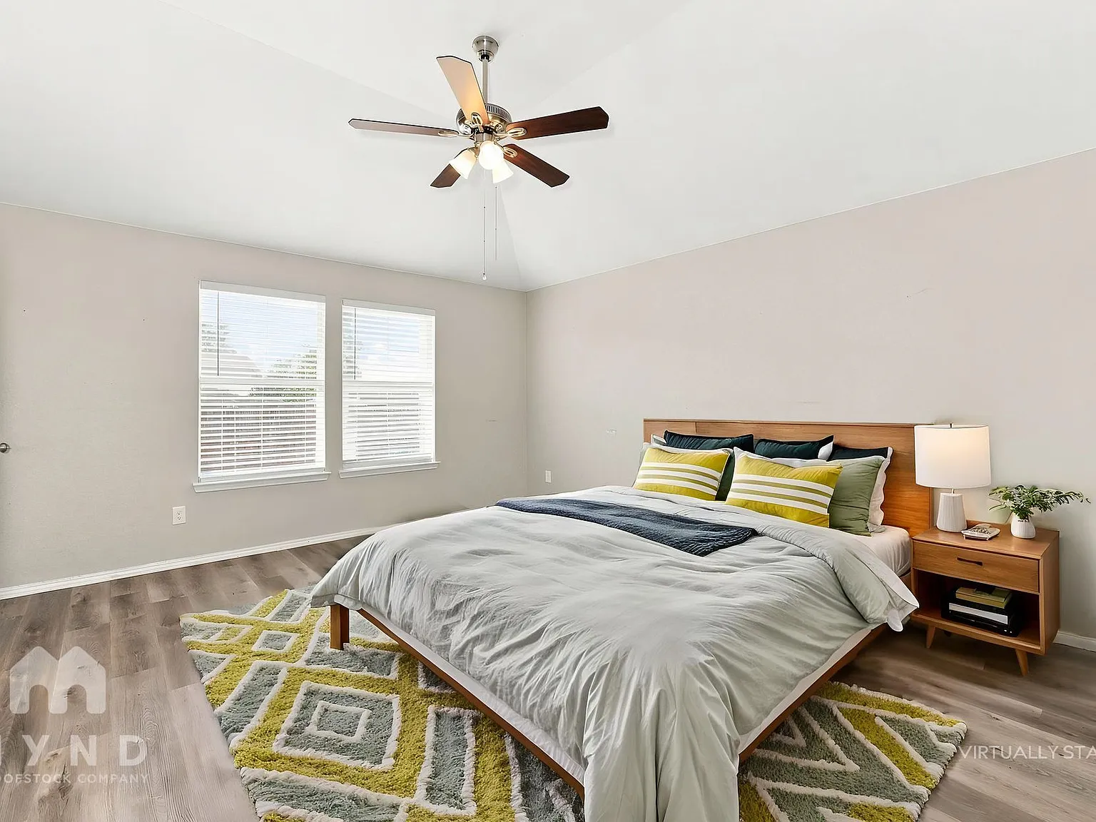 3 bed, 2.0 bath, 1802 sqft, $2,145 — Photo 4