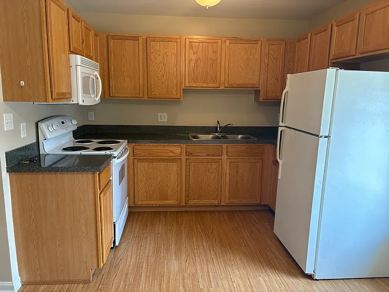 1711 W 3rd St #2-3-5 — Photo 1