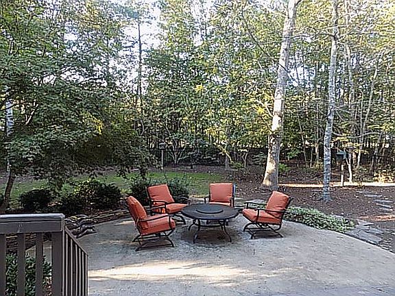 5th image of 427 Turnberry Dr