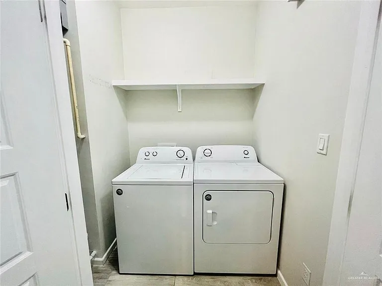 4729 Magnolia Ave #4 — Photo 11