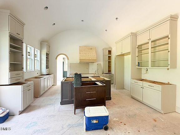 4th image of 2417 Rosslare Mews Ln