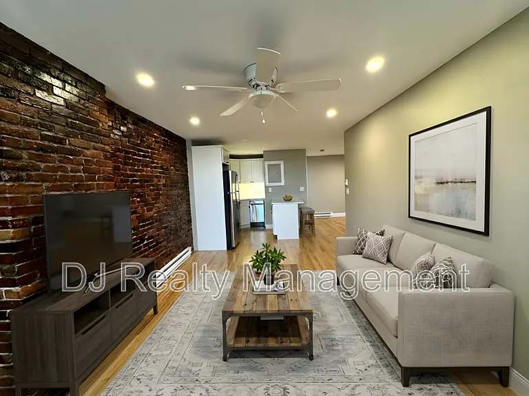 307-309 North St #7 — Photo 1