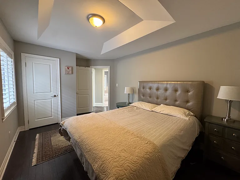 18B Algoma St — Photo 32