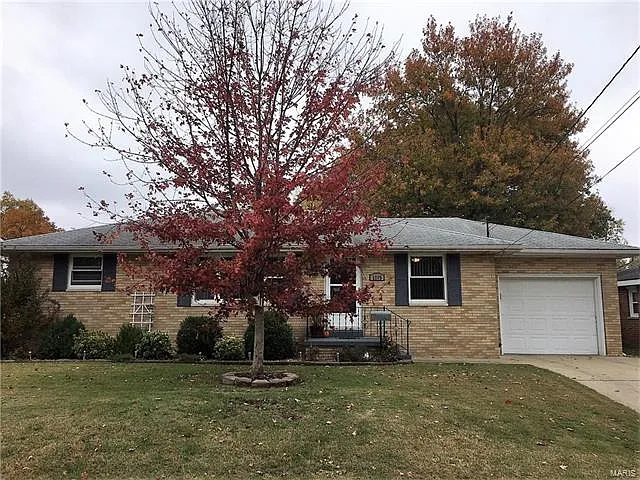 1215 Poplar St photo 1