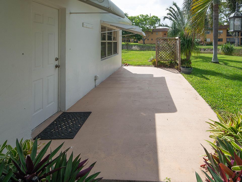 1st image of 1319 SW Lake Court