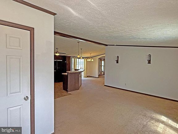 4th image of 27562 Thistle Ln