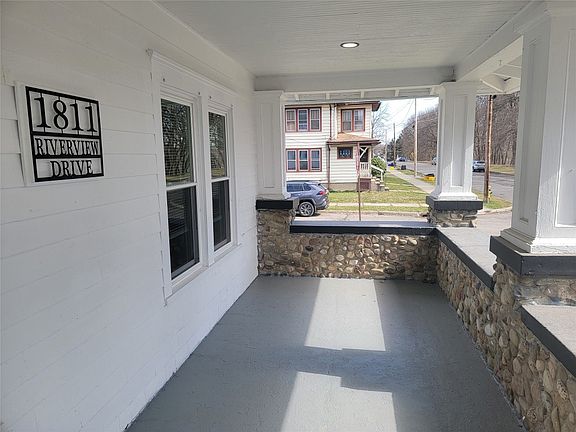 4th image of 1811 Riverview Dr