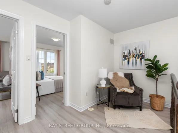 2564 Grand Oak Trl, Oakville, ON L6M 0S4