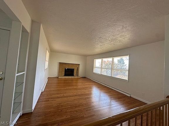 3rd image of 1307 Brightview Dr