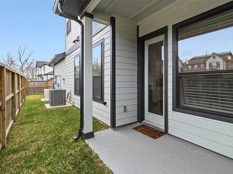 1530 Noble Park Dr — Photo 26