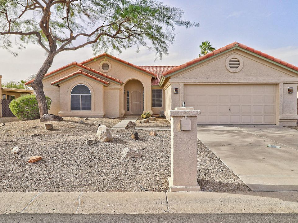 1st image of 25630 S Boxwood Dr