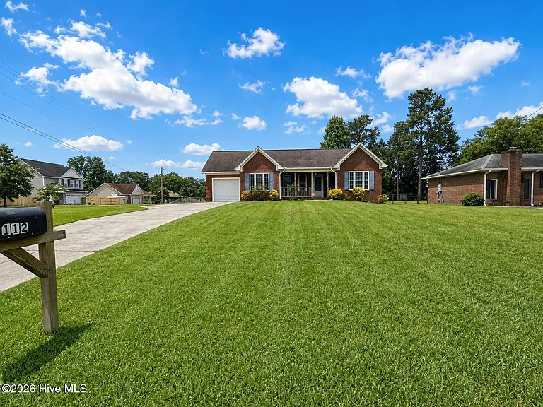 112 Wilda Dr — Photo 1