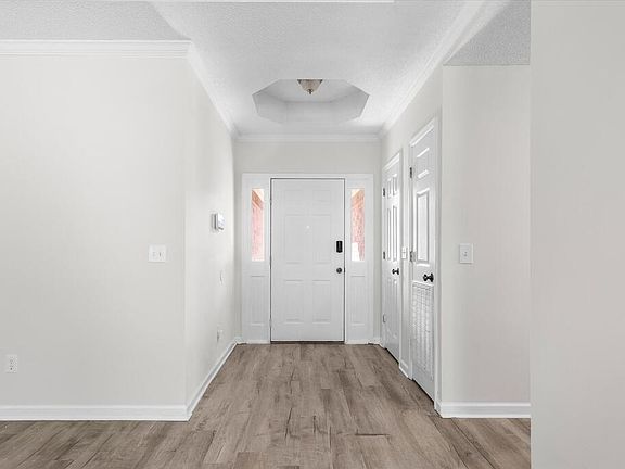 3rd image of 801 Winchester Rd