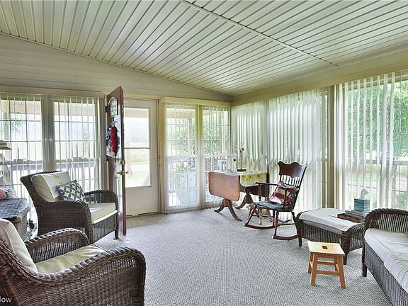 4th image of 5669 Orangeville Kinsman Rd NE