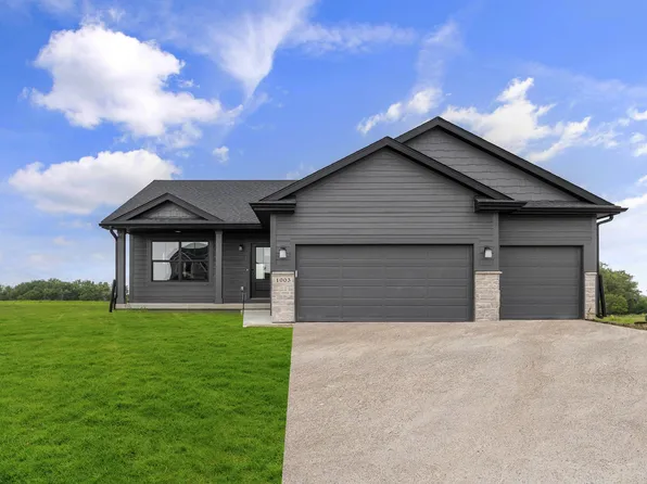 1003 Shady Lane Dr, Norwalk, IA 50211