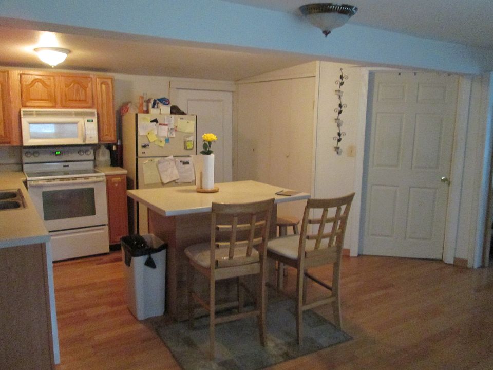 2nd image of 2 E Dorsey Ln #2