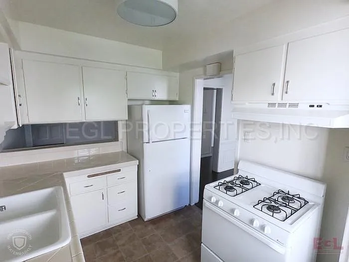 925 S Le Doux Rd #1 — Photo 6