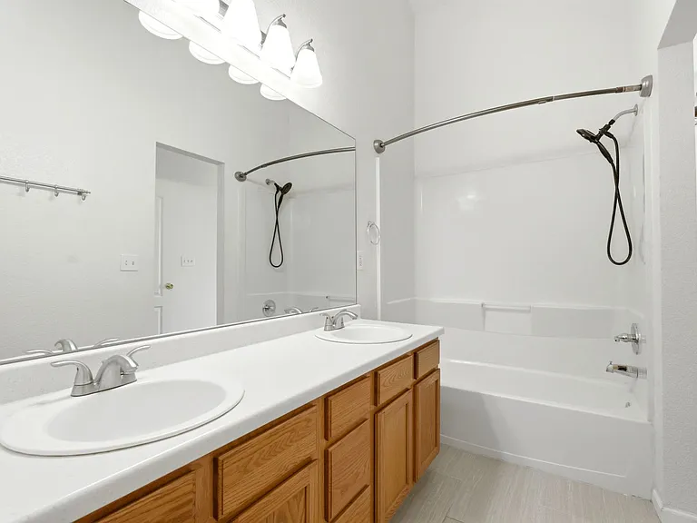 5155 Golden Eagle Pkwy — Photo 11