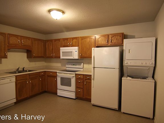 4th image of 426 Jack Miller Blvd APT B