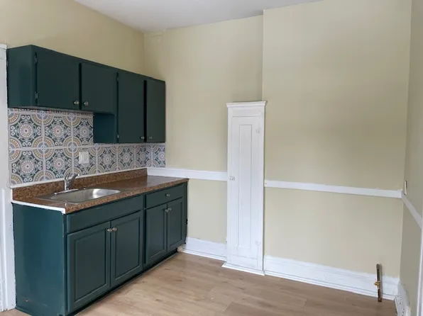 957 E 143rd St, Cleveland, OH