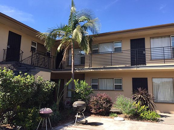 3rd image of 865 W Huntington Dr APT 2