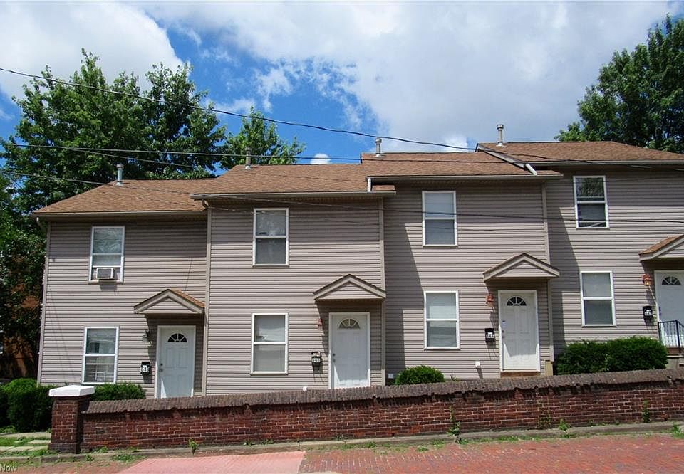 1st image of 642 E Buchtel Ave