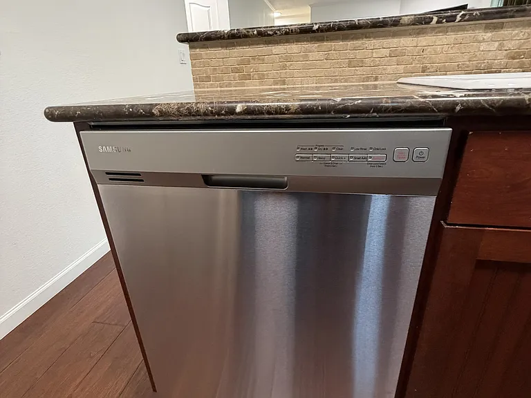 4000 Carman Dr #6 — Photo 17