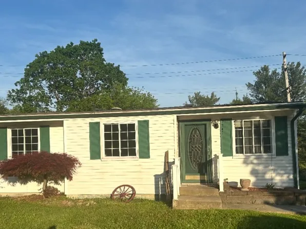 1923 Ivanhoe Dr, North Huntingdon, PA 15642