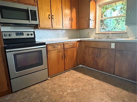 2nd image of 421 McDonald St