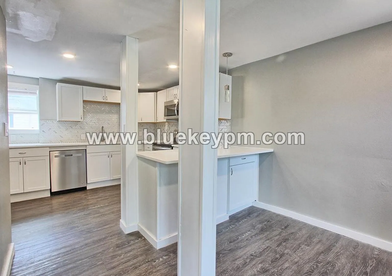 2 Bed, 1 Bath Unit in Triplex on Grant Street in Vancouver — Photo 3