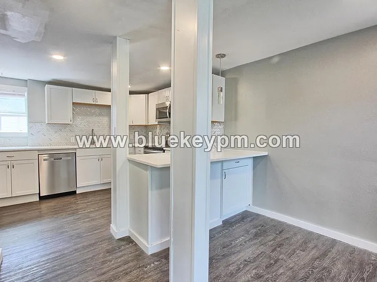 1614 Grant St #1 — Photo 3
