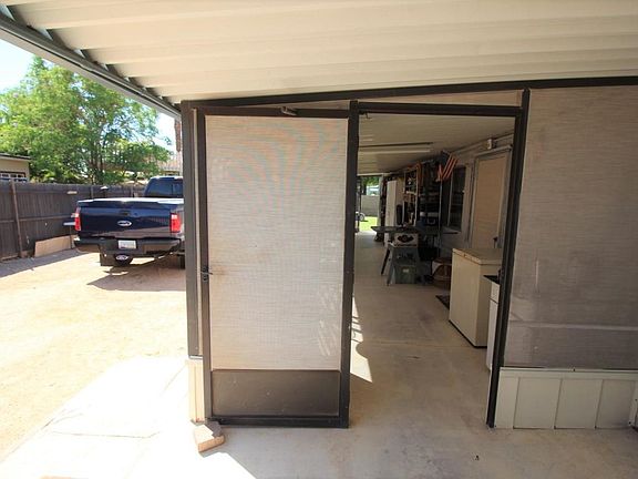 5th image of 934 S 96th Pl