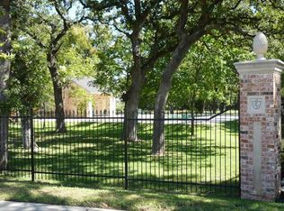 1220 Edgewater Dr, Azle, TX 76020
