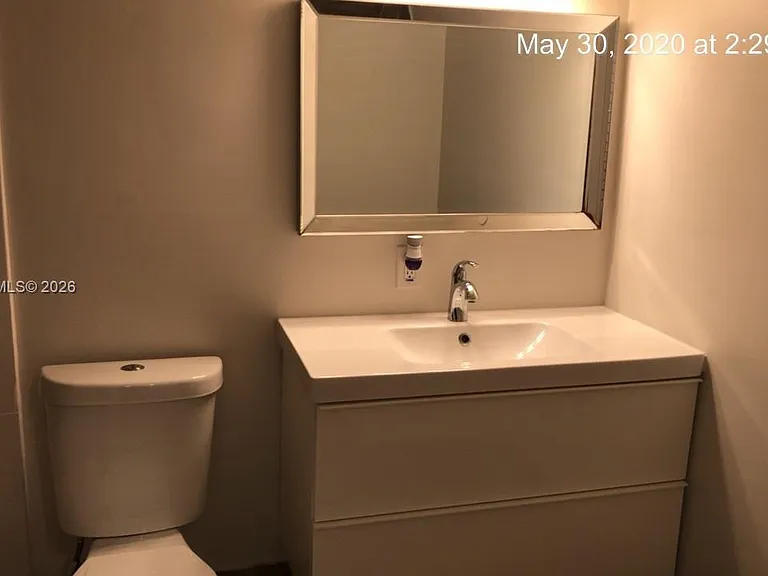 1801 S Treasure Dr #401 — Photo 14