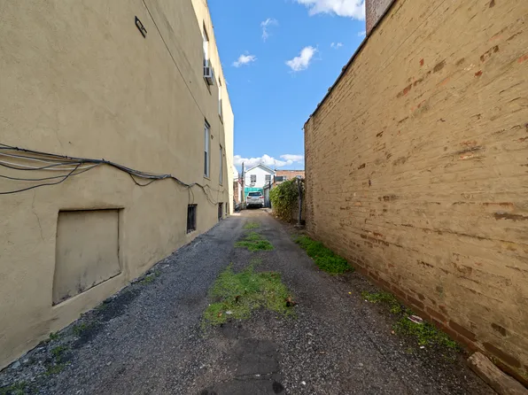 1323 Sutter Avenue image 41 of 50