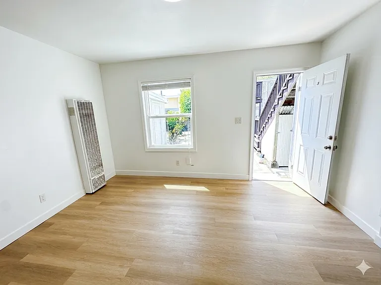 1827-1829 Berkeley Way — Photo 5