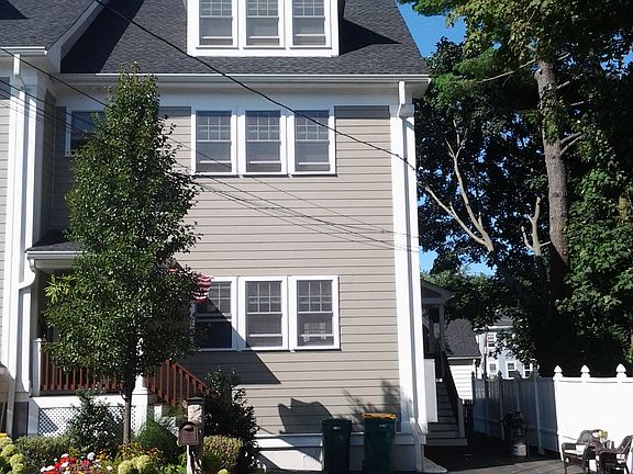 2nd image of 33 Chapel Ct
