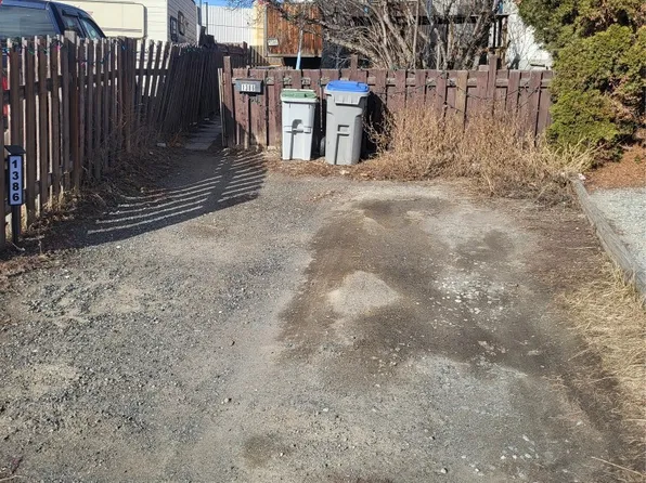 1386 Ottawa Pl, Kamloops, BC V2B 7W4