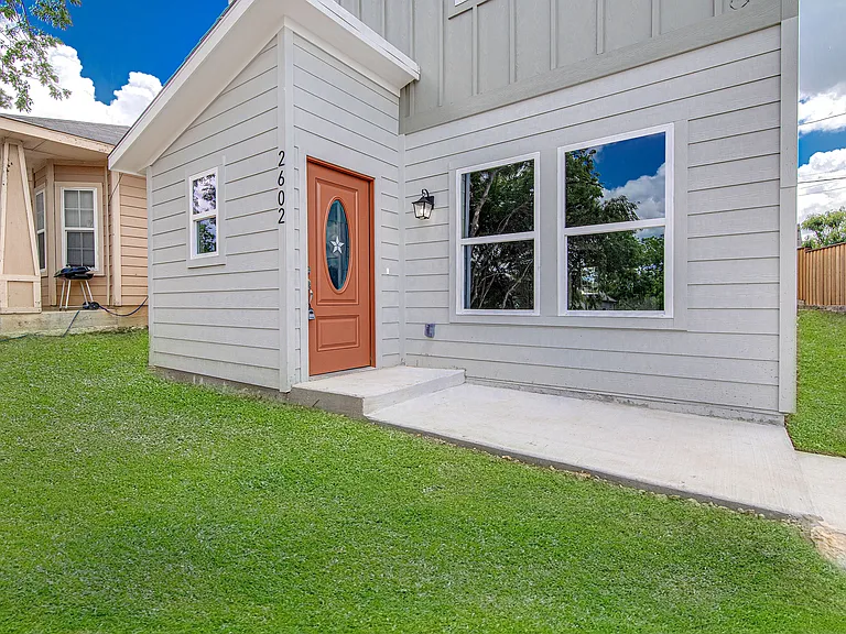 2602 Malone St — Photo 2