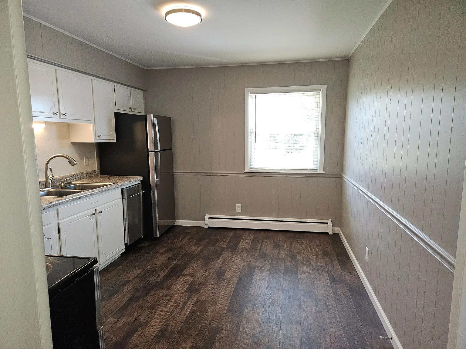 East Main — Photo 4
