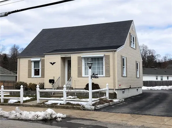 17 Knight St, West Warwick, RI 02893