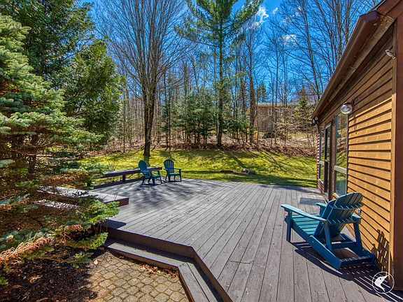 3rd image of 50 Beech Hill Cir