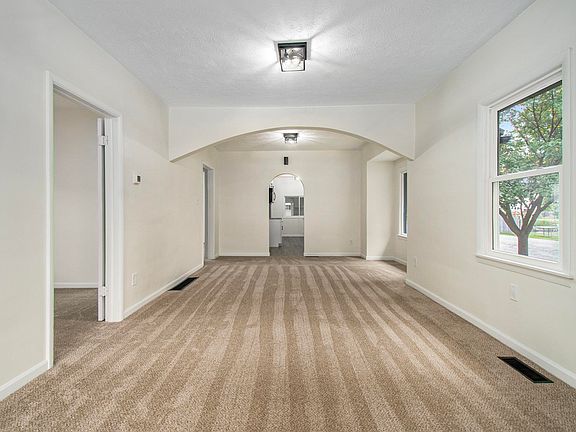 5th image of 2134 Mather Ave