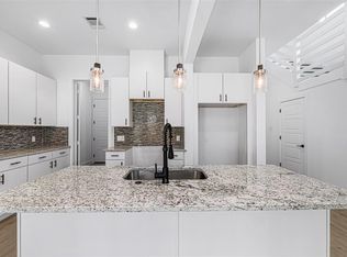 5009 Golden Forest Dr, Houston, TX 77091