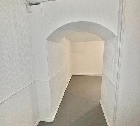 5th image of 3099 Wolcott Ave